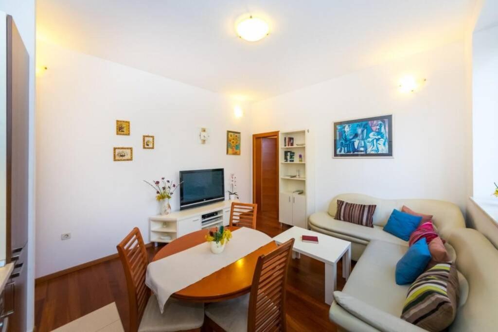 Sea Organ Apartment